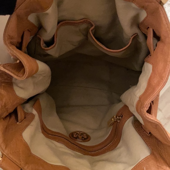 Tory Burch Tan Shoulder Bag - Picture 8 of 9